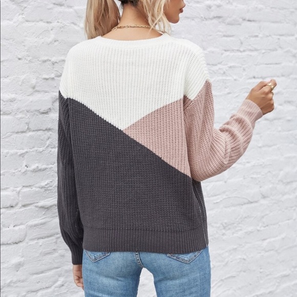 🆕 Color Block Knit Sweater - Picture 6 of 7